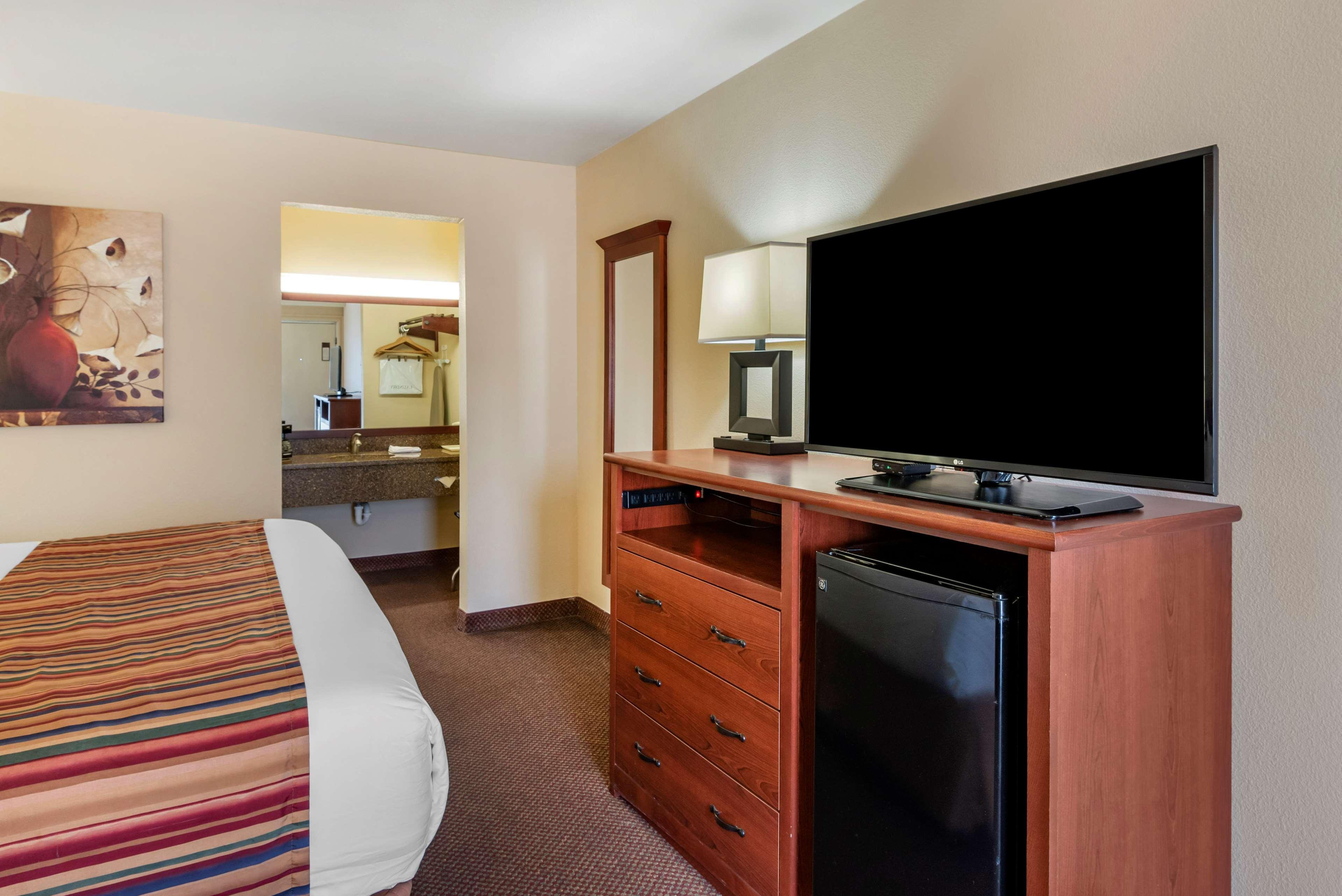 Best Western Sherwood Inn Clarksville Εξωτερικό φωτογραφία