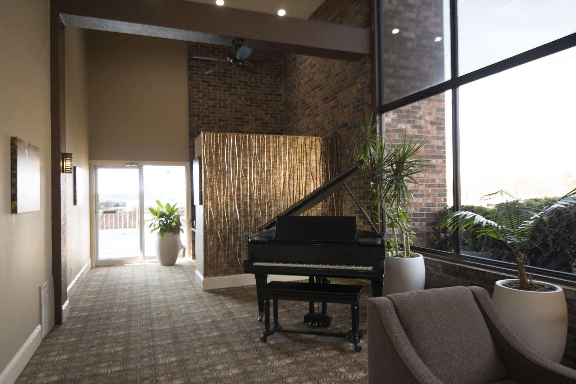 Best Western Sherwood Inn Clarksville Εξωτερικό φωτογραφία